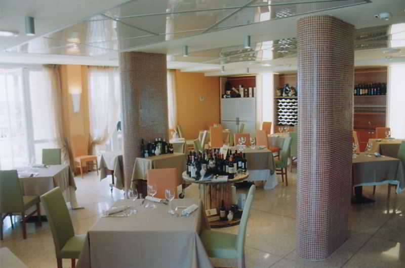 Hotel Ibis Styles Bari Giovinazzo Restaurante foto